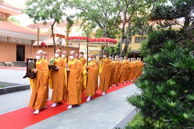 Lễ truyền giới Sa di Phương Trượng